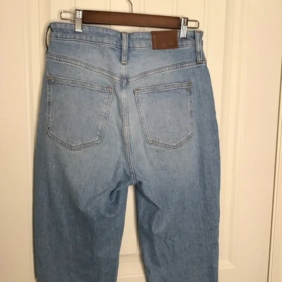 Madewell The Curvy Perfect Vintage Jean in Fiore Wash. - Picture 6 of 13